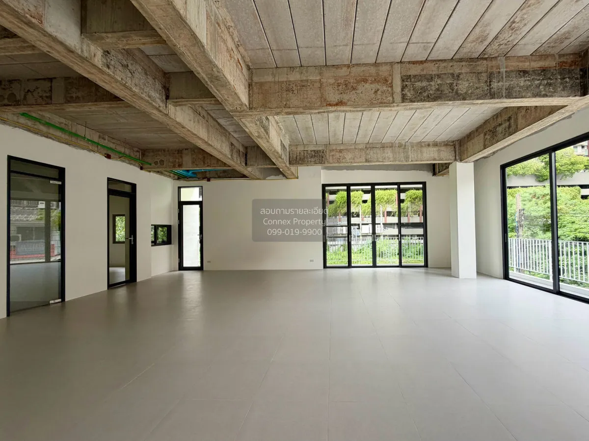For Sale 5 - storey home office, 60 square wah, Rama 9. , Huai Kh