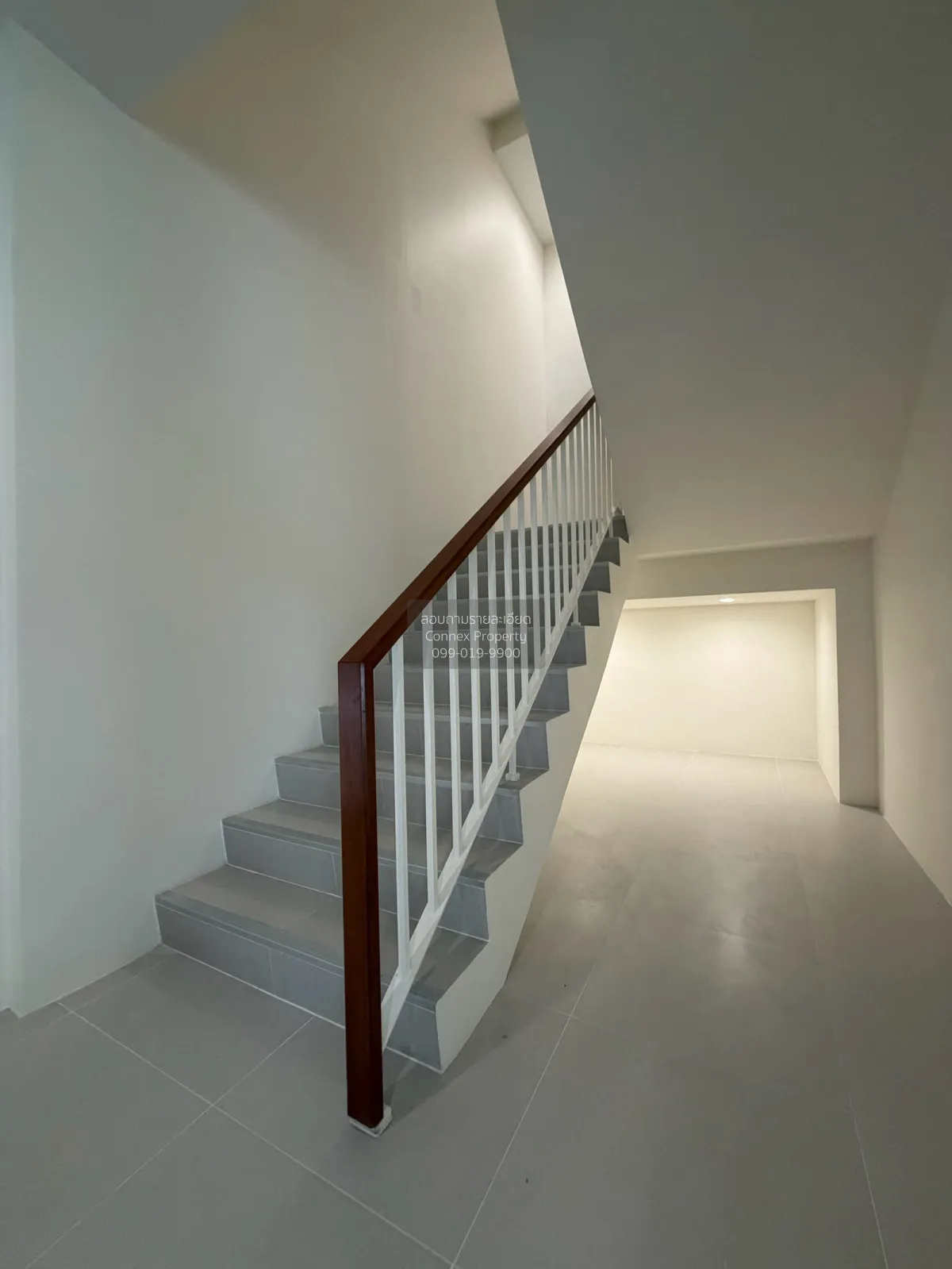 For Sale 5 - storey home office, 60 square wah, Rama 9. , Huai Kh