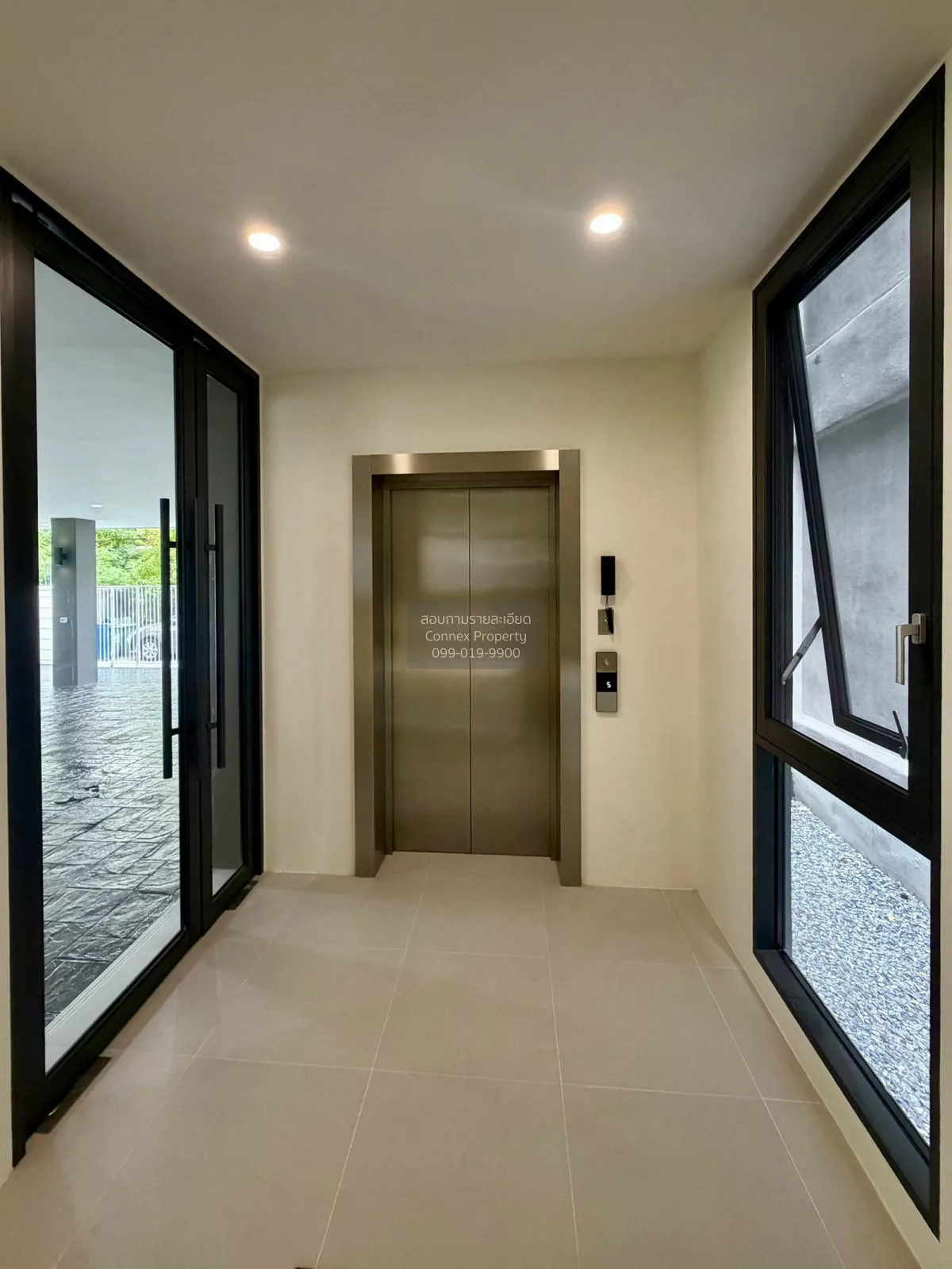 For Sale 5 - storey home office, 60 square wah, Rama 9. , Huai Kh