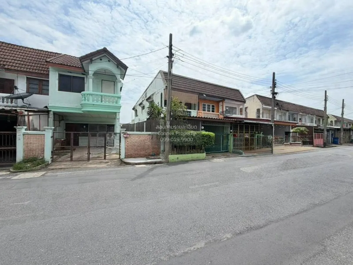 For Sale Townhouse/Townhome  , Baan Buathong Kheha , corner unit  3