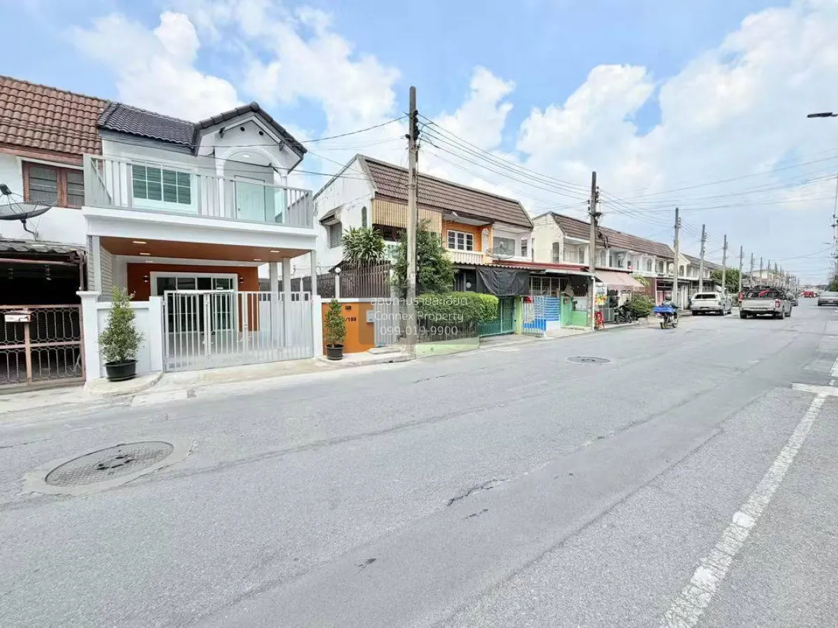 For Sale Townhouse/Townhome  , Baan Buathong Kheha , corner unit  4