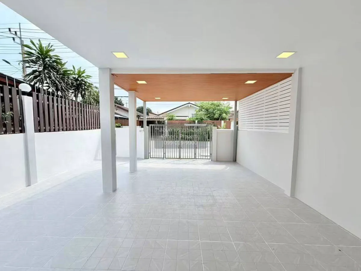 For Sale Townhouse/Townhome  , Baan Buathong Kheha , corner unit 