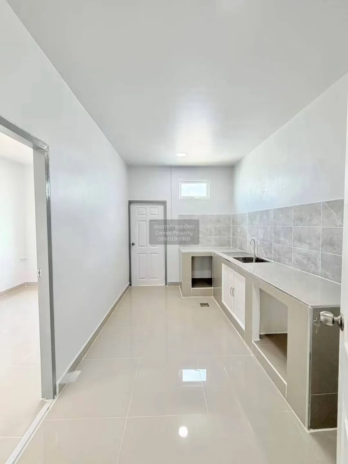 For Sale Townhouse/Townhome  , Baan Buathong Kheha , corner unit 