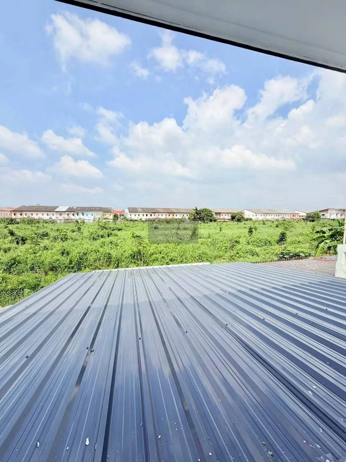 For Sale Townhouse/Townhome  , Baan Buathong Kheha , corner unit 