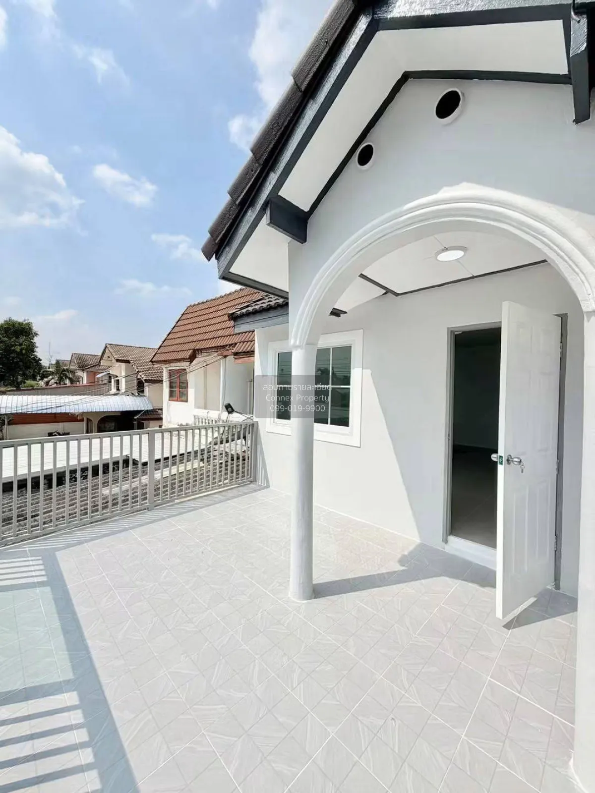 For Sale Townhouse/Townhome  , Baan Buathong Kheha , corner unit 