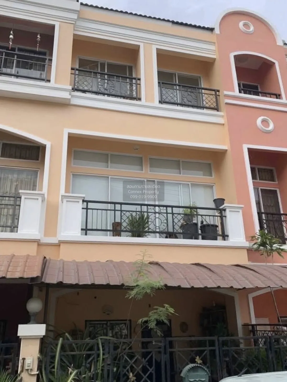 For Sale Townhouse/Townhome  , Fresh Villa , Nuan Chan , Bung Kum 1