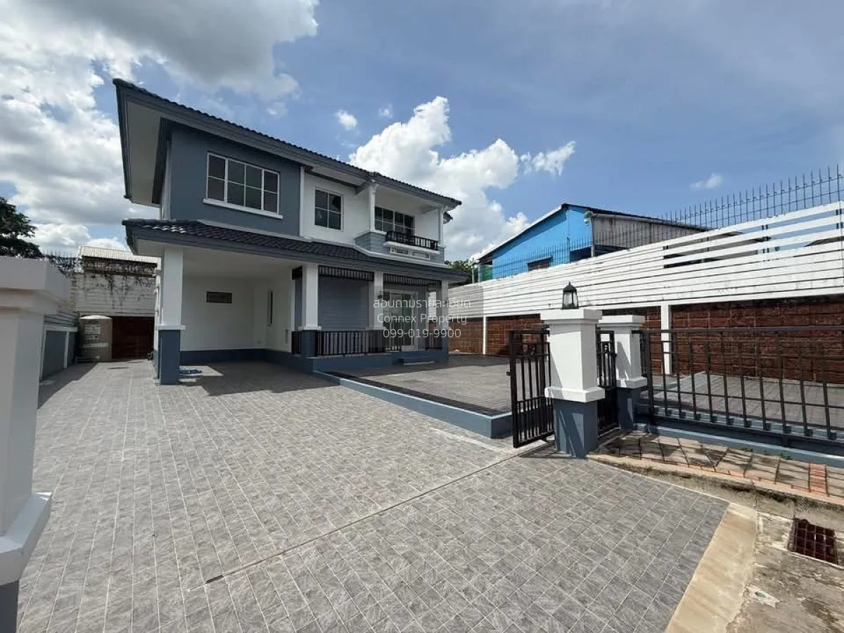 For Sale House , Mantana Phetkasem 81 , corner unit , wide fronta 2