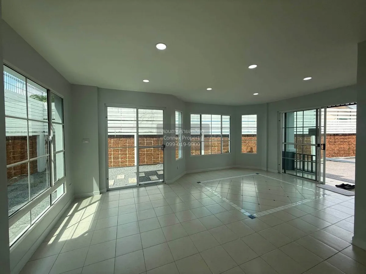 For Sale House , Mantana Phetkasem 81 , corner unit , wide fronta 3
