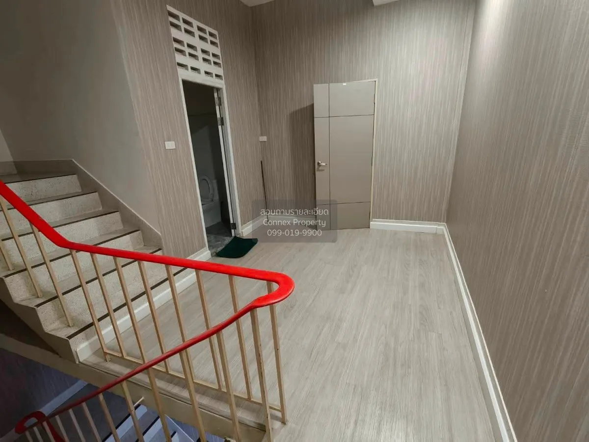 For Rent Home office in the Sutthisan area, 450 meters from Sutth