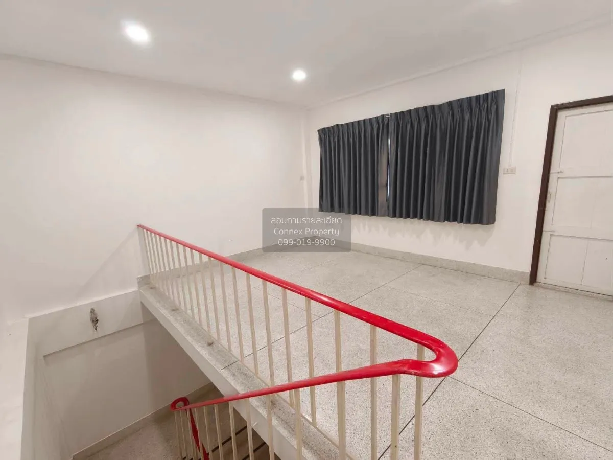 For Rent Home office in the Sutthisan area, 450 meters from Sutth