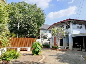 เช่าบ้าน 2 ชั้น ถนนฉิมพลี ฉิมพลี เขต ตลิ่งชัน กรุงเทพ CX-173822