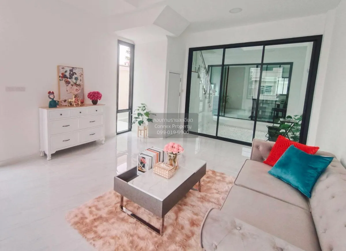 For Sale Townhouse/Townhome  , We avenue , BTS-Bearing , Bang Na 