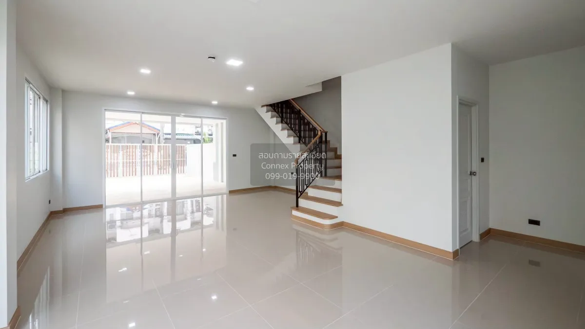 For Sale Townhouse in Soi Chinnakhet 2, Thung Song Hong Subdistri