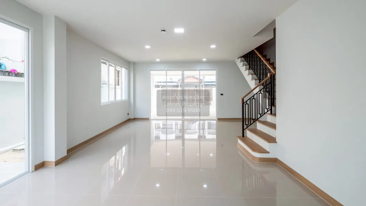For Sale Townhouse in Soi Chinnakhet 2, Thung Song Hong Subdistri