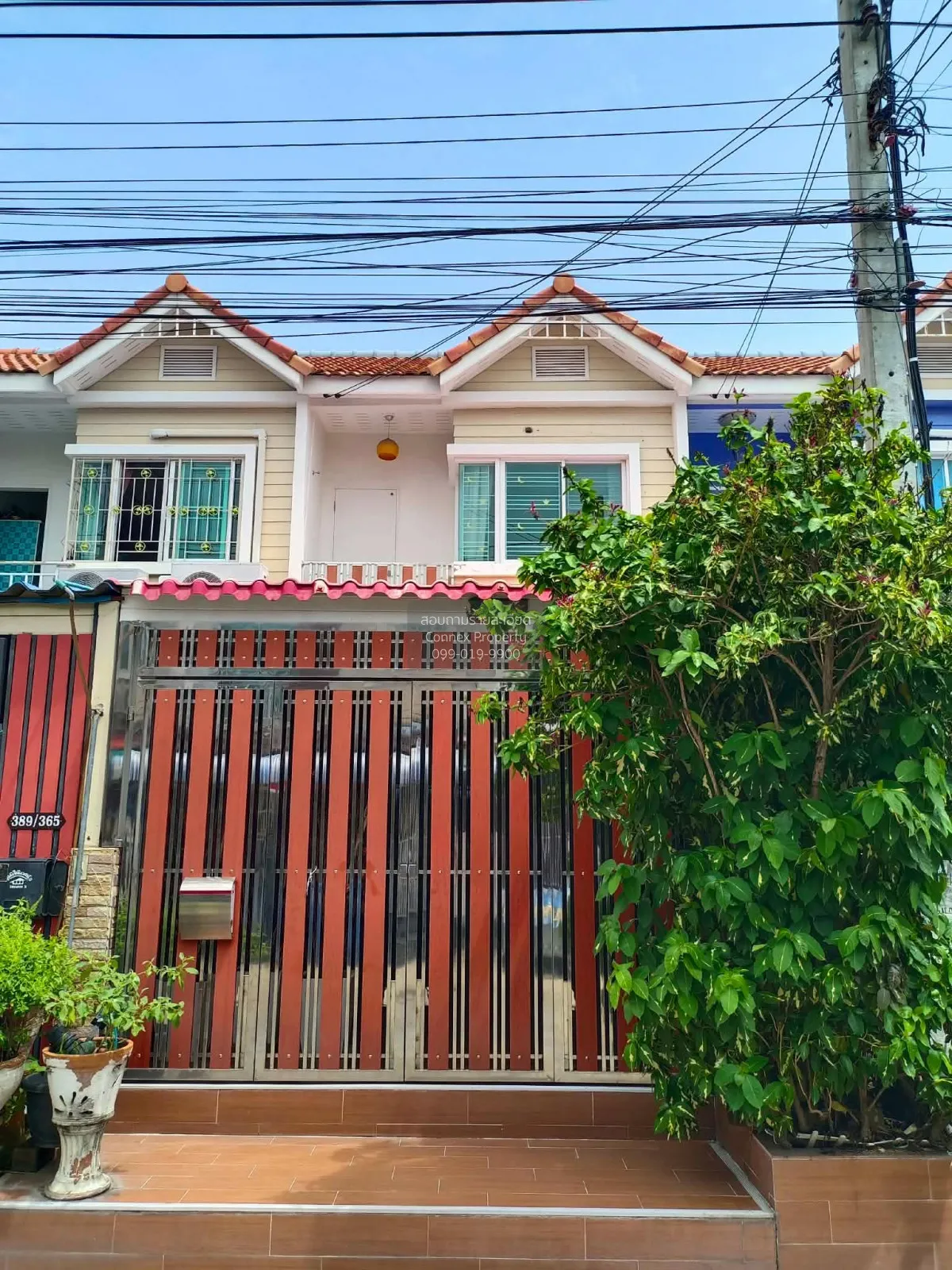 For Sale Townhouse/Townhome  , Poomjainivate 3 , wide frontage ,  1