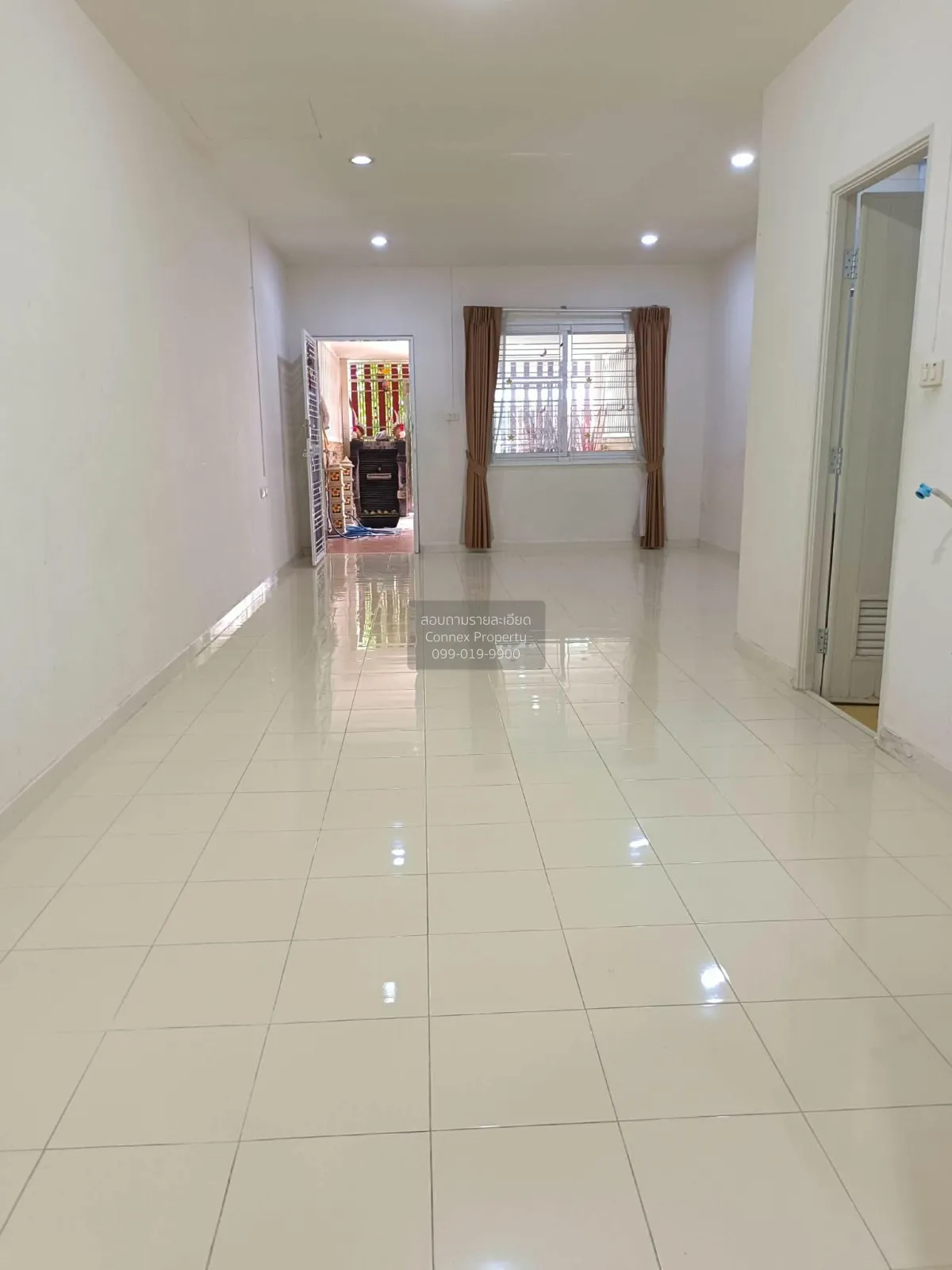 For Sale Townhouse/Townhome  , Poomjainivate 3 , wide frontage ,  2