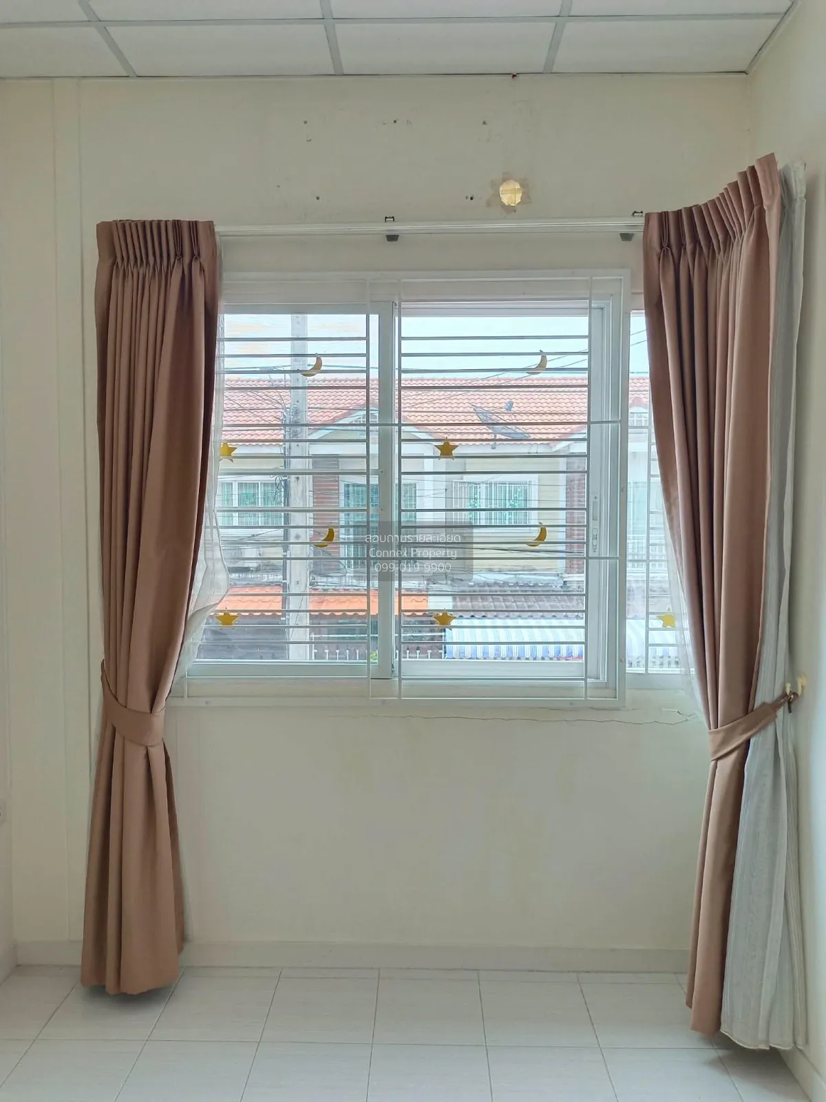 For Sale Townhouse/Townhome  , Poomjainivate 3 , wide frontage , 