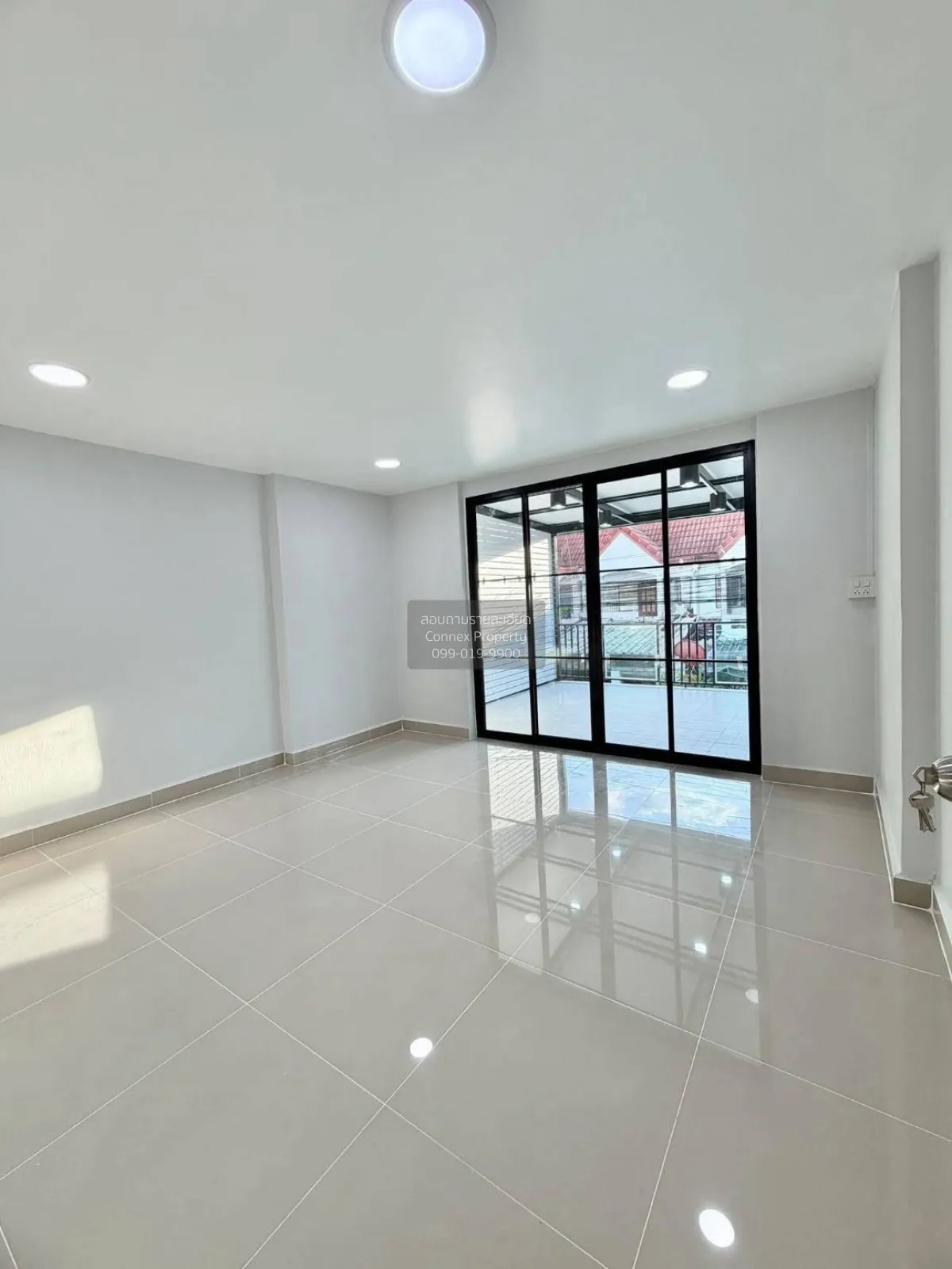 ขายทาวน์เฮาส์  2  ชั้น สนามบินน้ำ  บ้านรีโนเวท พร้อมอยู่ รีโนเวทใ