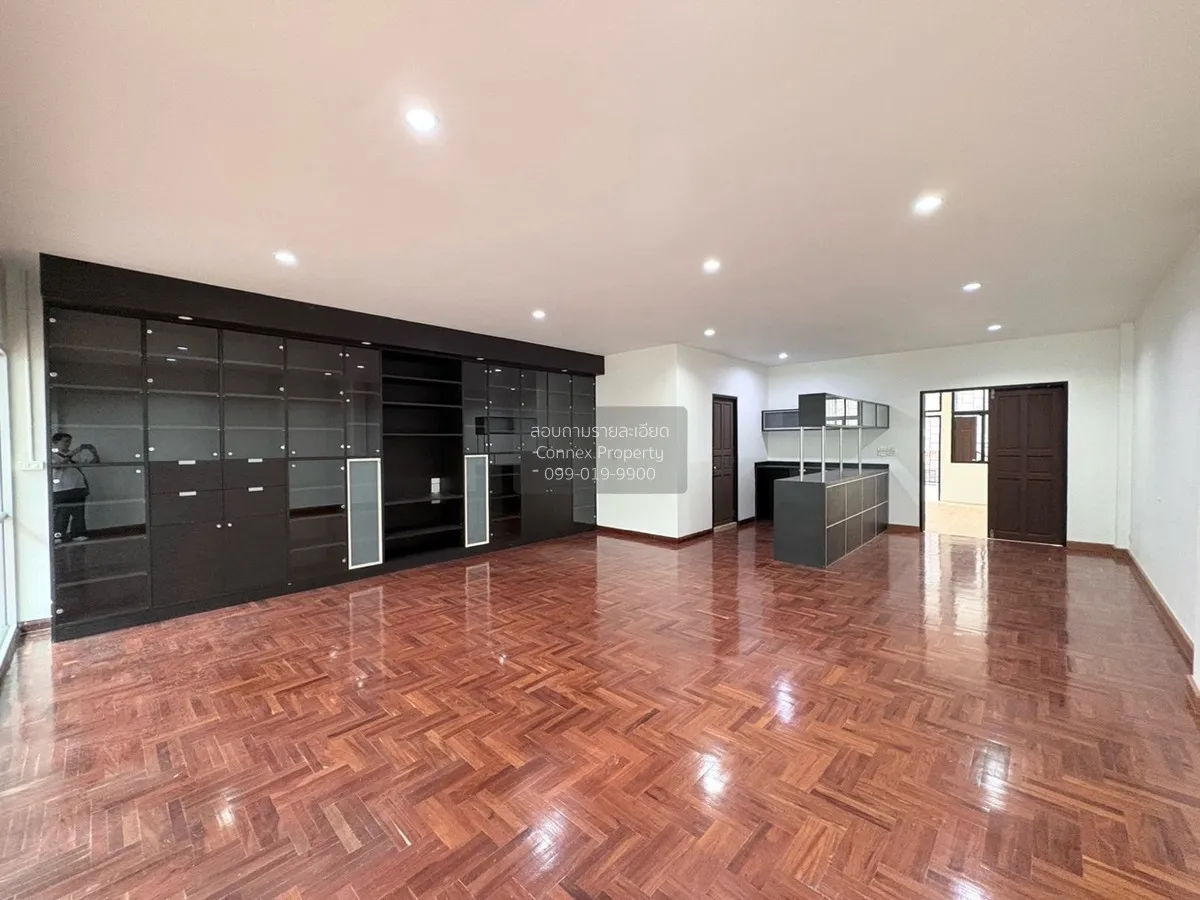 For Sale 7-story townhouse in the Siam–Banthat Thong area. , Rong