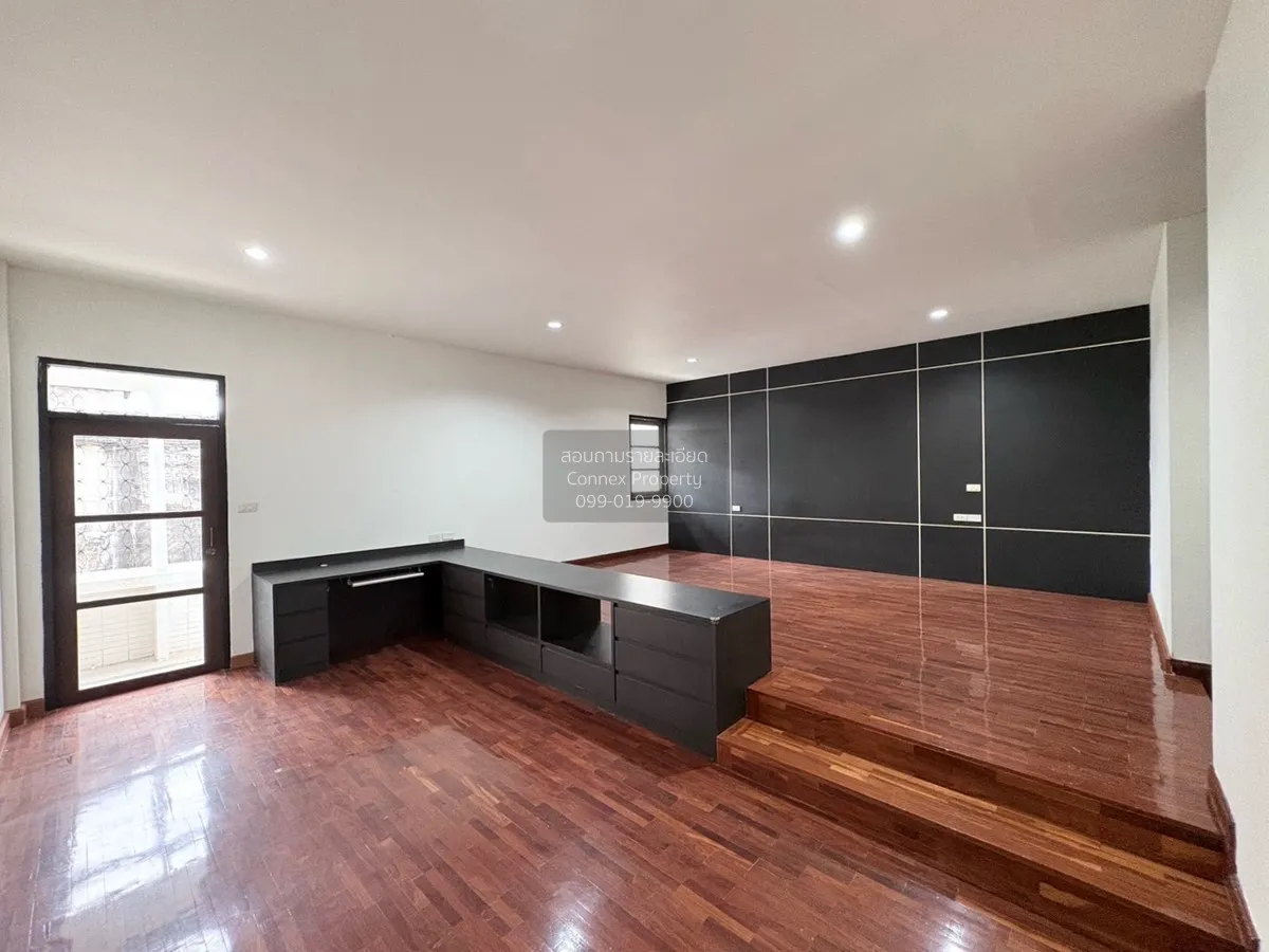 For Sale 7-story townhouse in the Siam–Banthat Thong area. , Rong