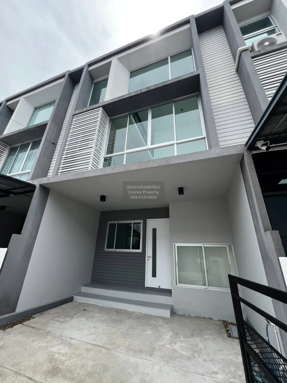 For Sale Townhouse/Townhome  , Nova Luxx Prachauthit 131 , Thung  2