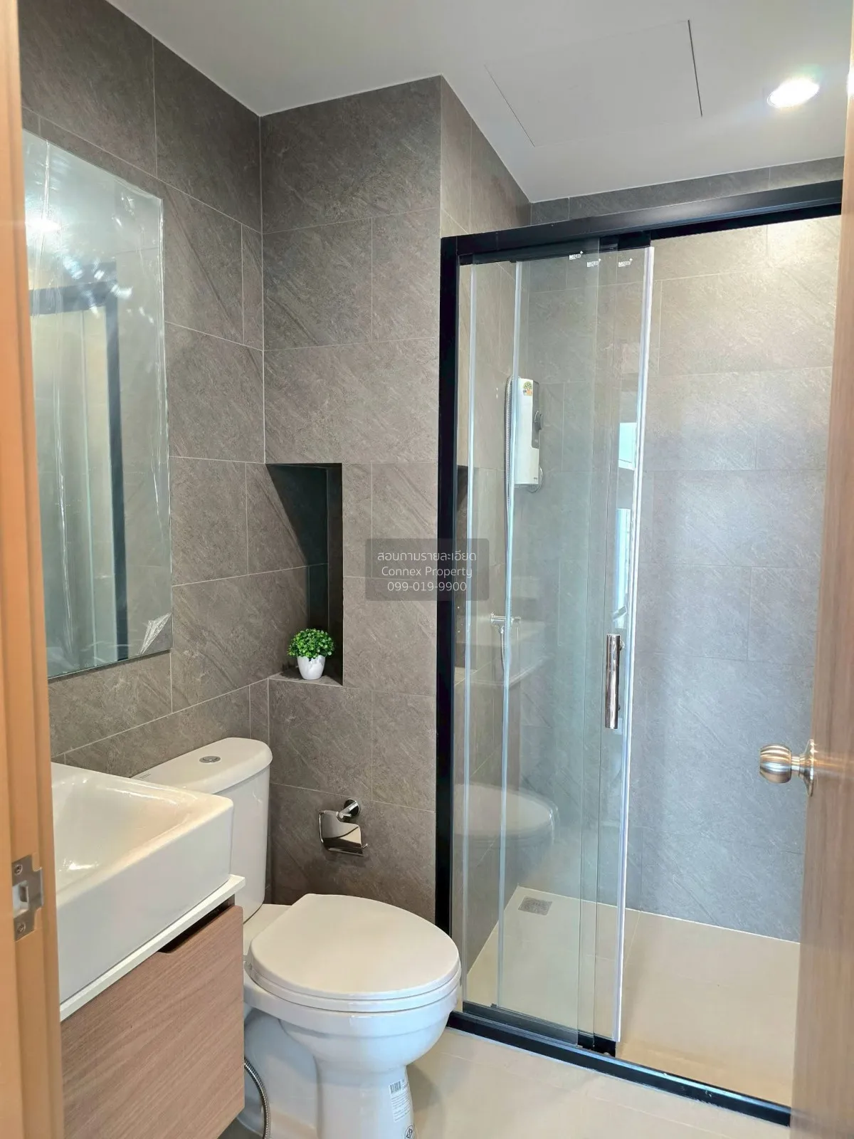 For Rent Condo , The Livin Ramkhamhaeng  , MRT-Lam Sali , Hua Mak
