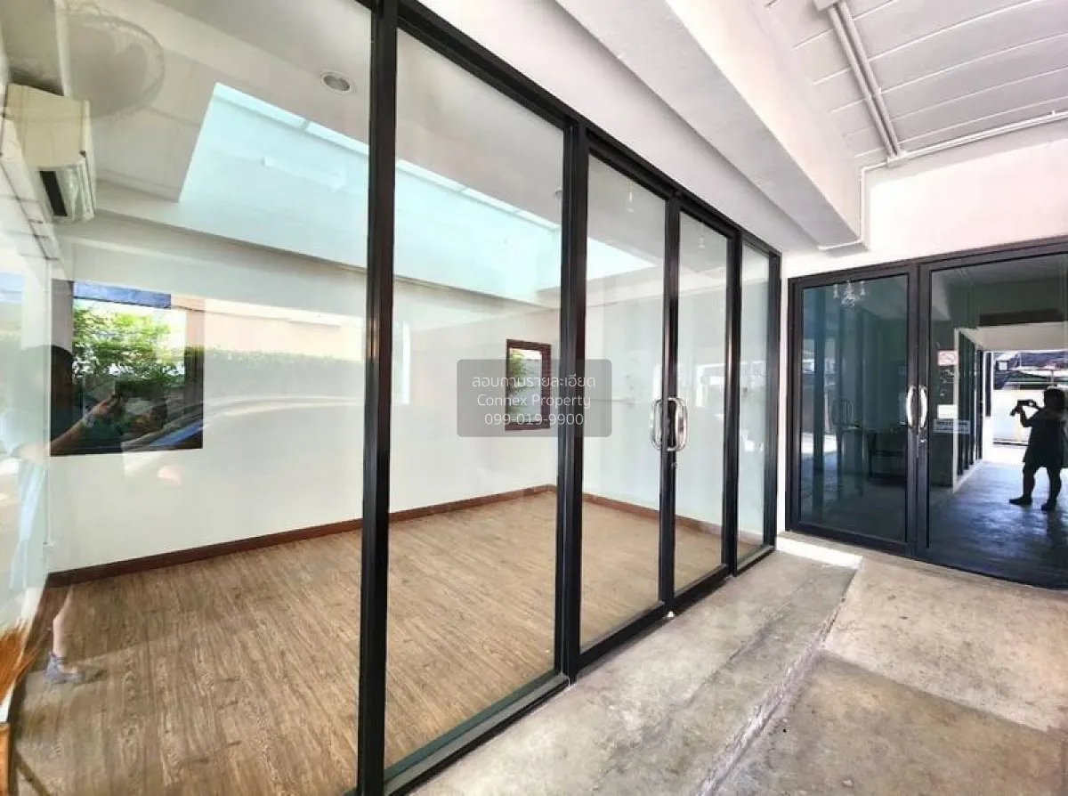 For Sale 4 storey office building + lift , Din Daeng , Din Daeng 