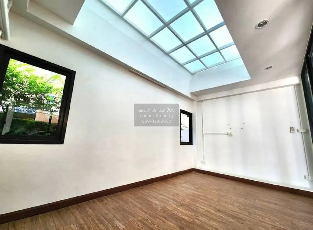 For Sale 4 storey office building + lift , Din Daeng , Din Daeng 