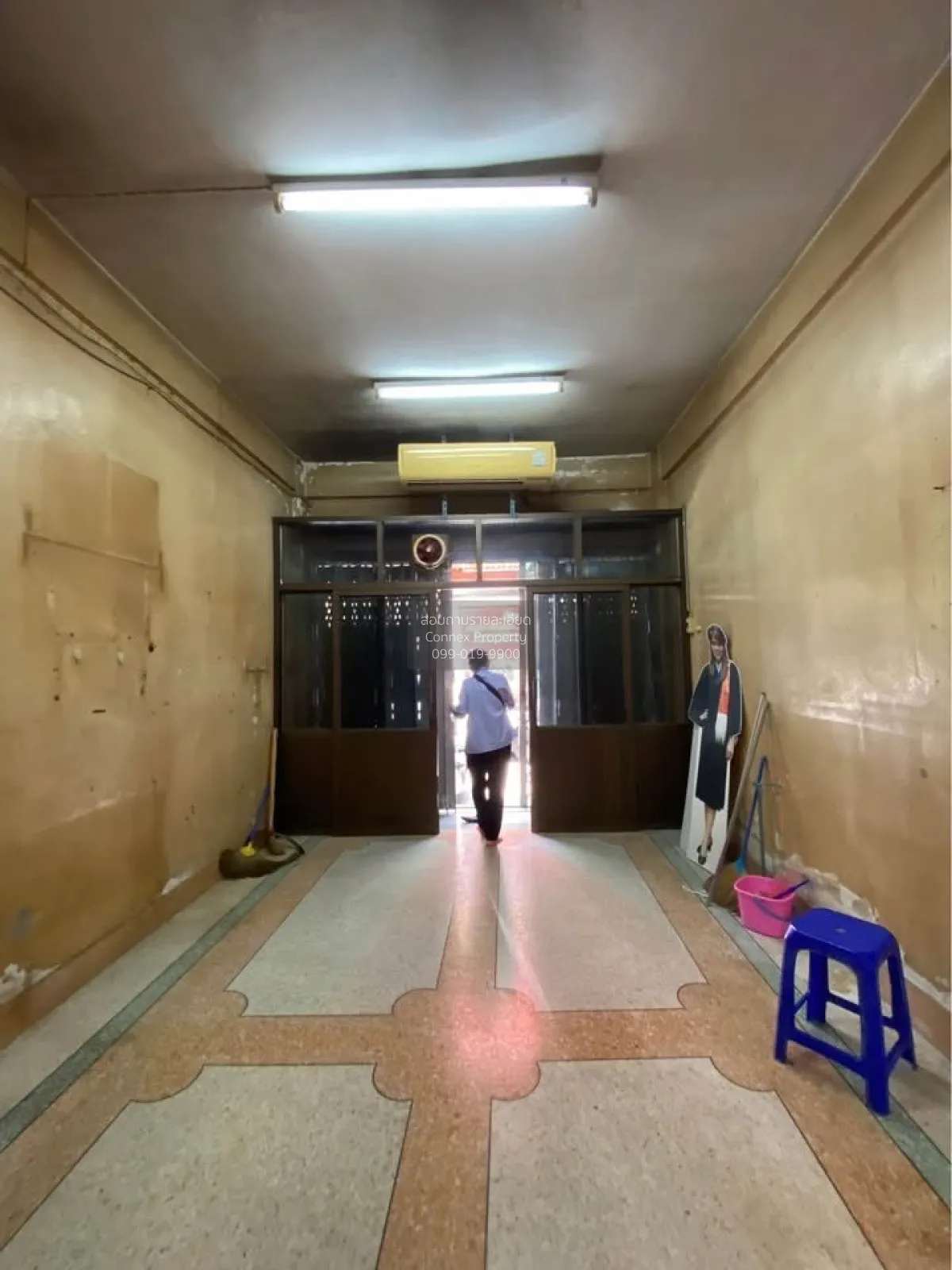 For Sale Commercial building near Iconsiam, Tha Din Daeng, Soi 16 3