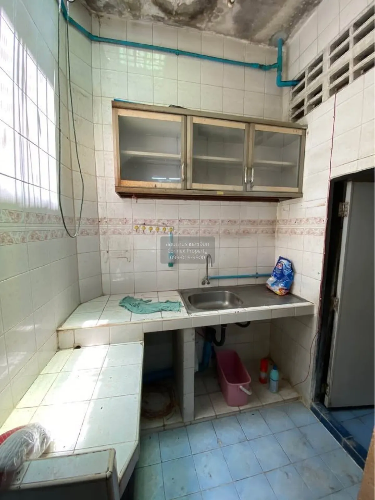 For Sale Commercial building near Iconsiam, Tha Din Daeng, Soi 16 4
