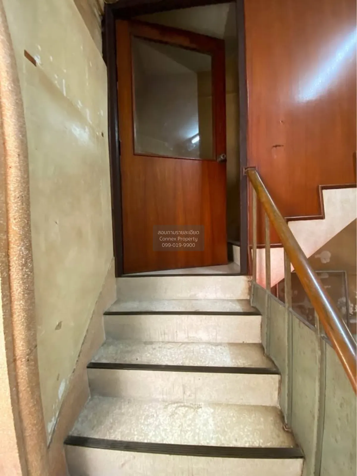 For Sale Commercial building near Iconsiam, Tha Din Daeng, Soi 16