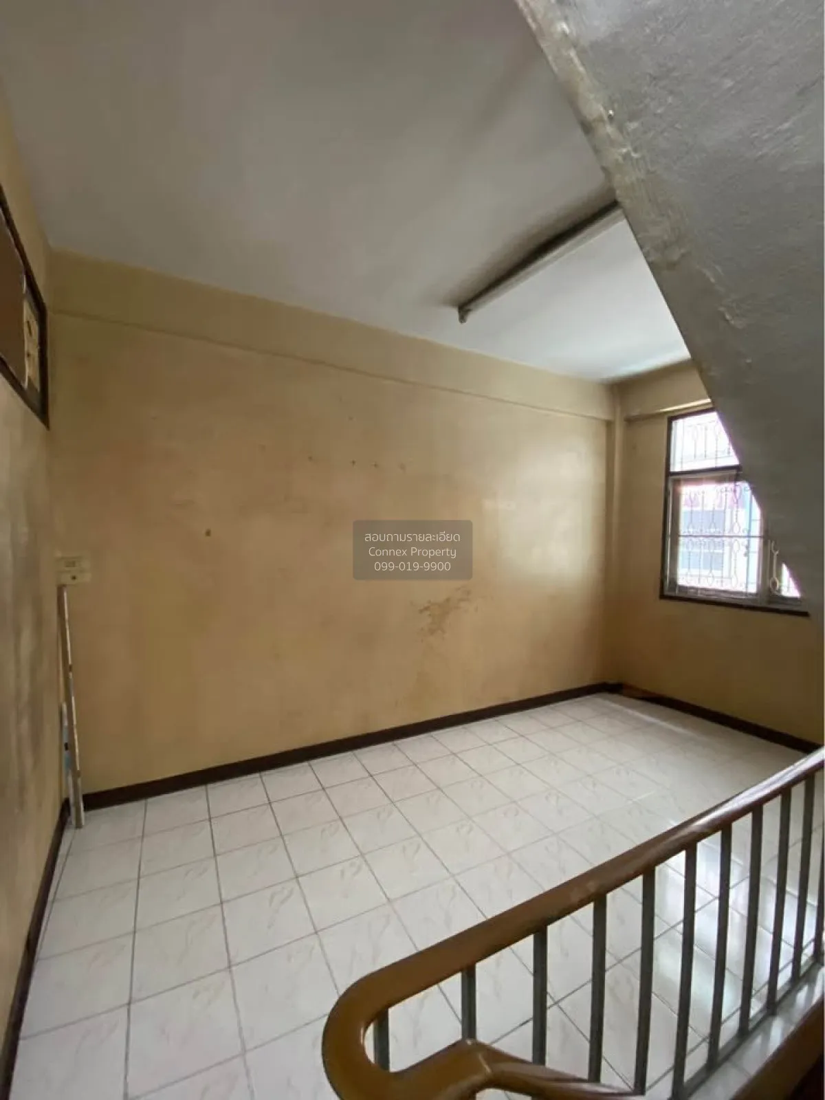 For Sale Commercial building near Iconsiam, Tha Din Daeng, Soi 16