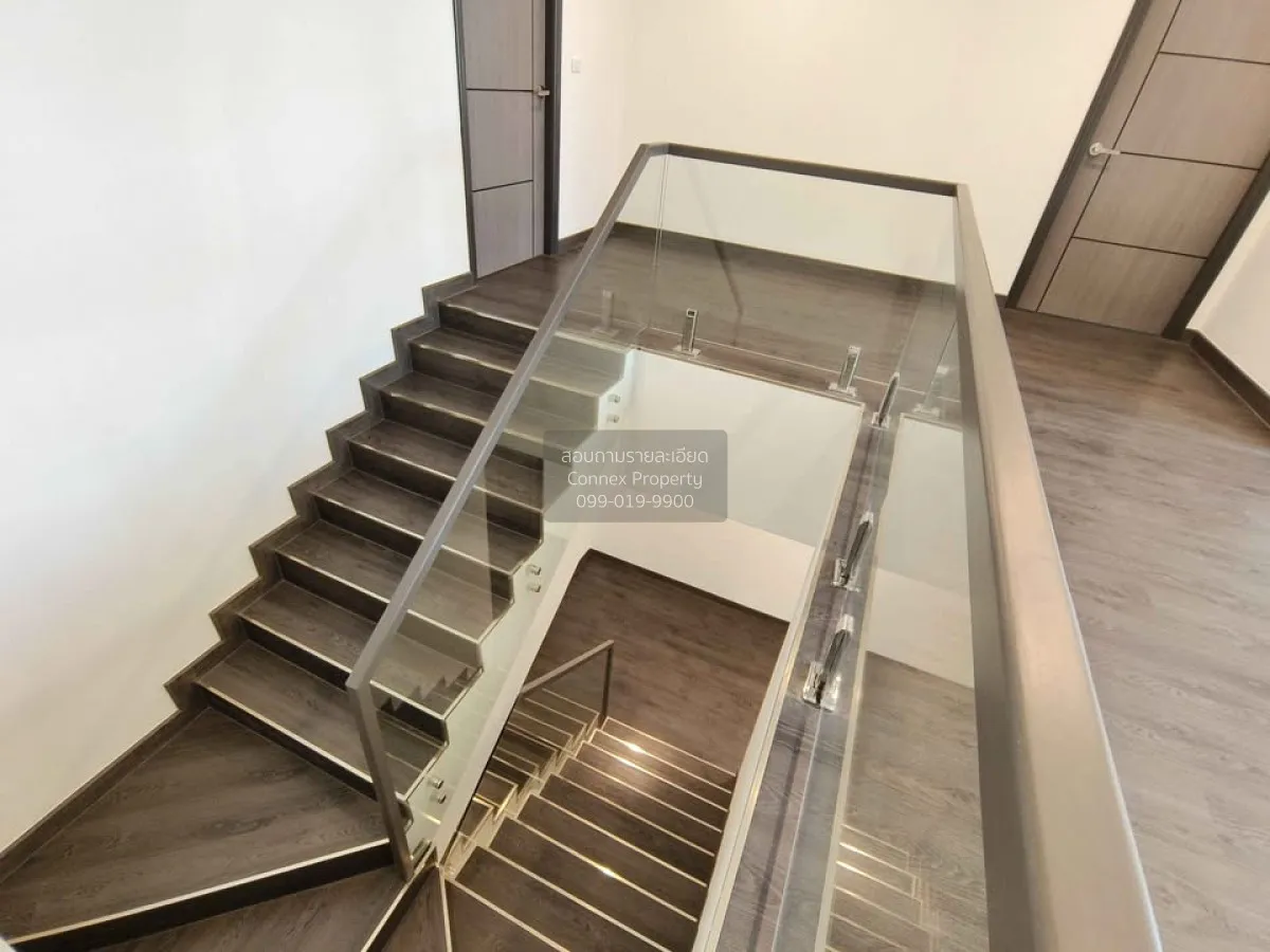 For Rent 3-story detached house on Sukhumvit 65, Ekkamai, about 6