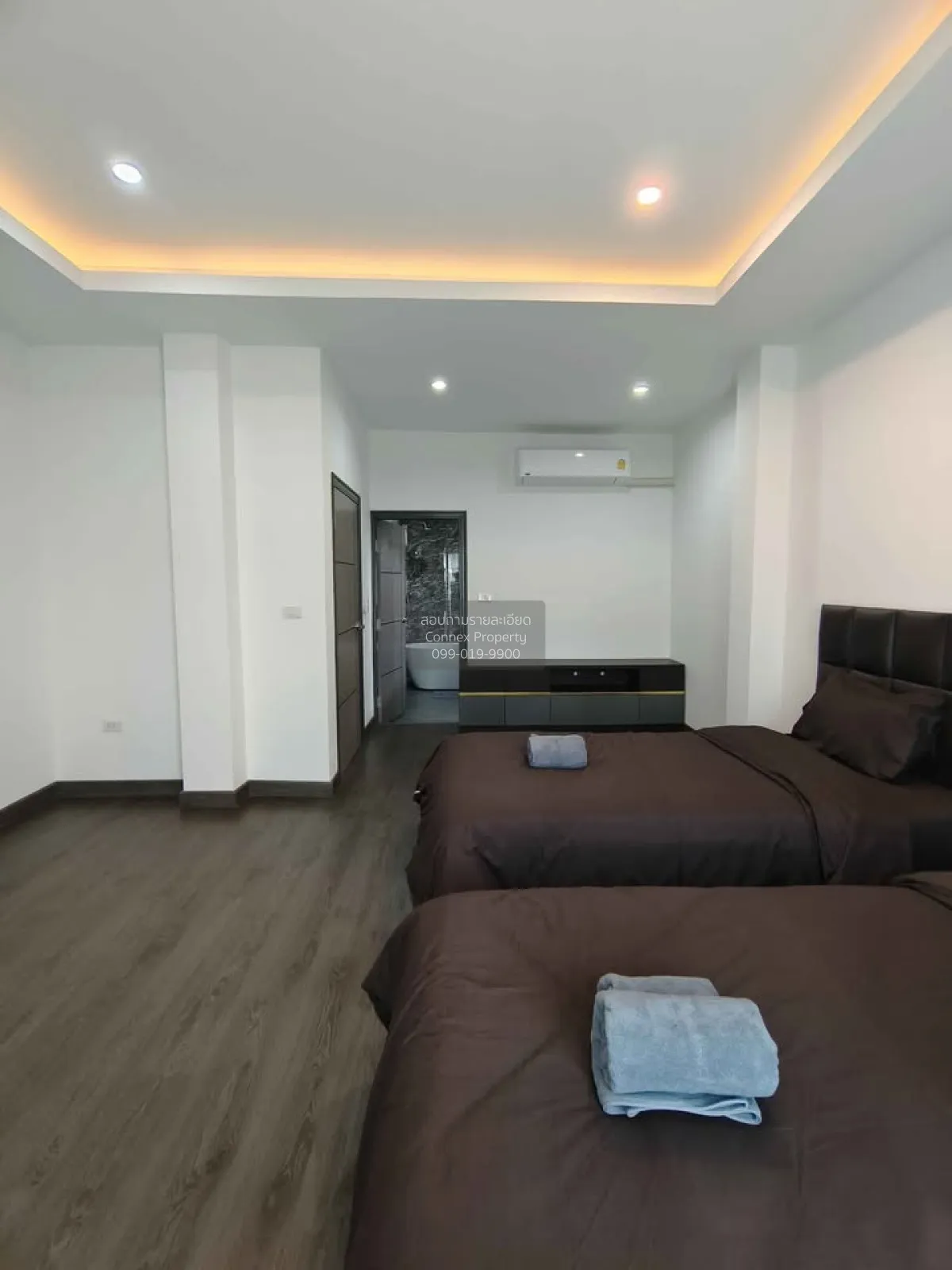 For Rent 3-story detached house on Sukhumvit 65, Ekkamai, about 6