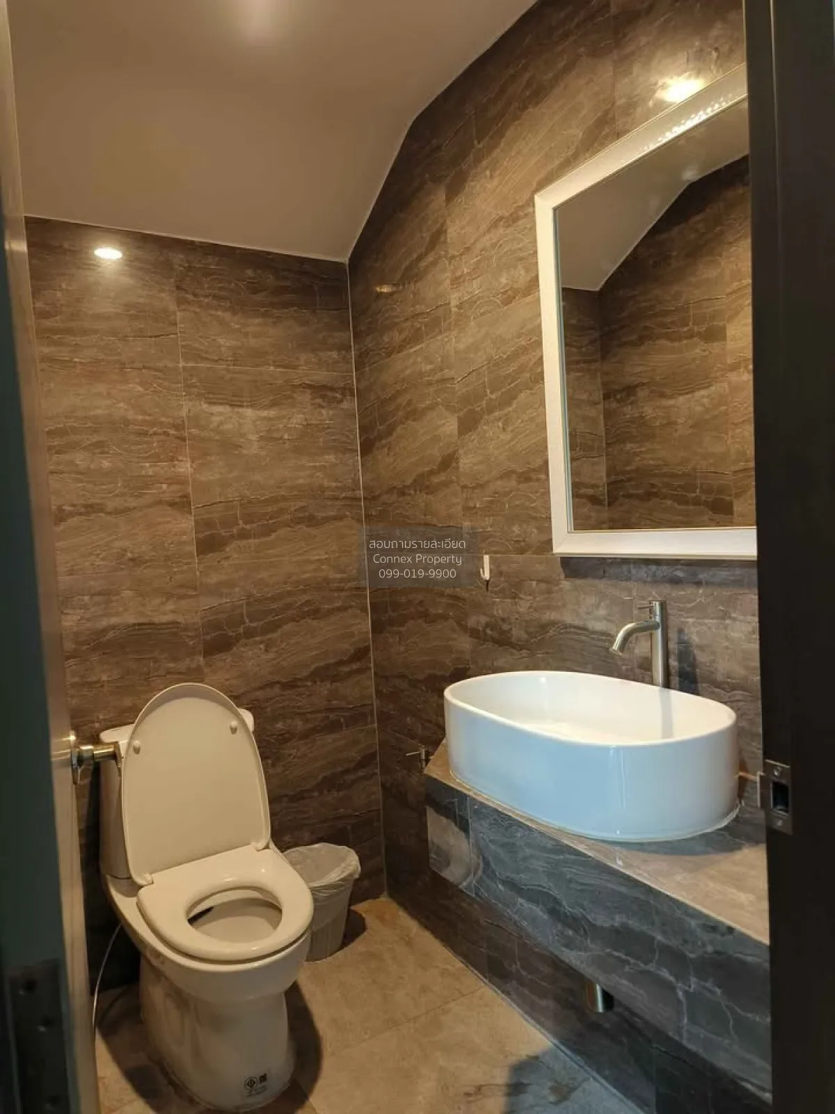 For Rent 3-story detached house on Sukhumvit 65, Ekkamai, about 6