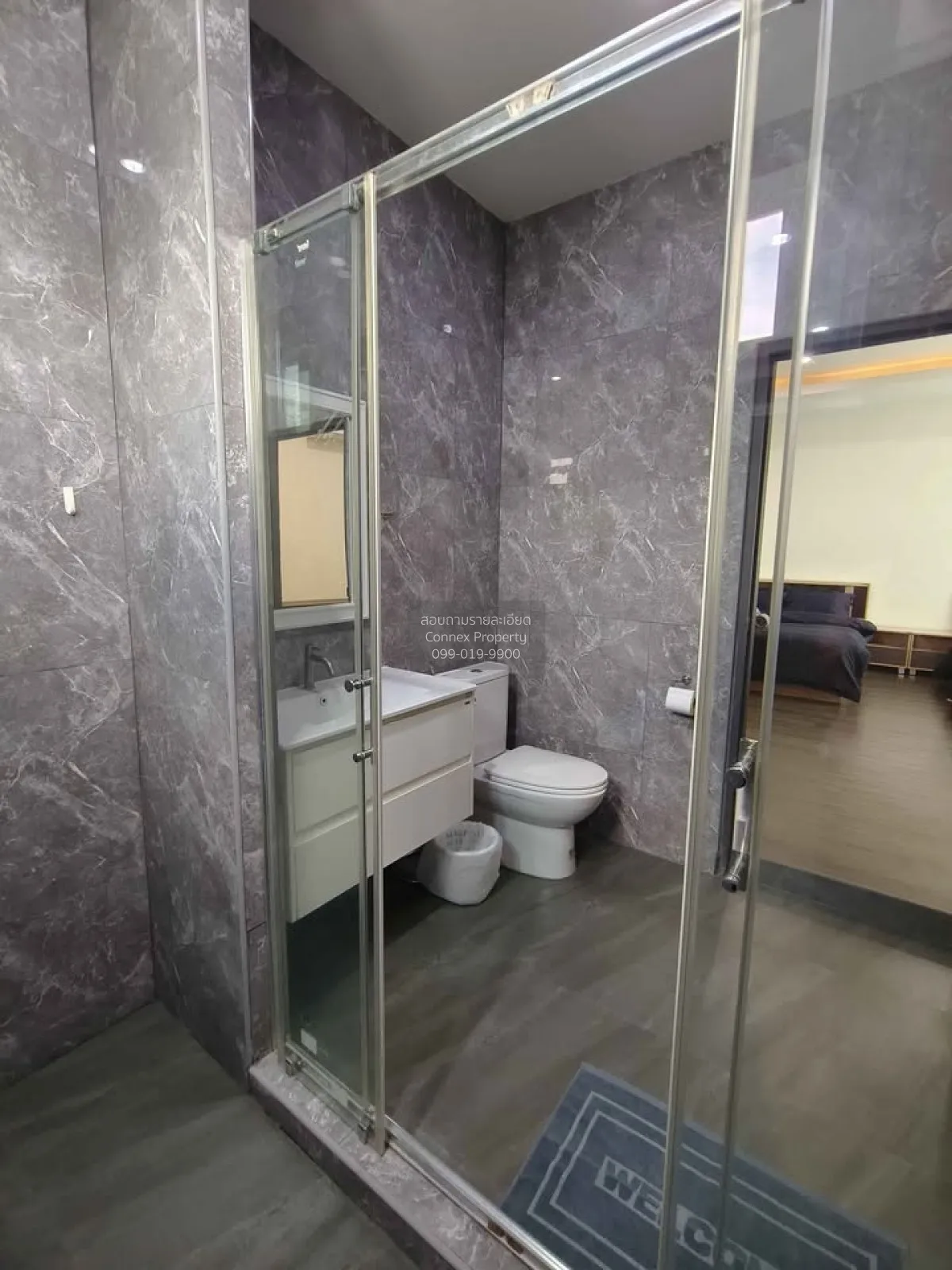 For Rent 3-story detached house on Sukhumvit 65, Ekkamai, about 6