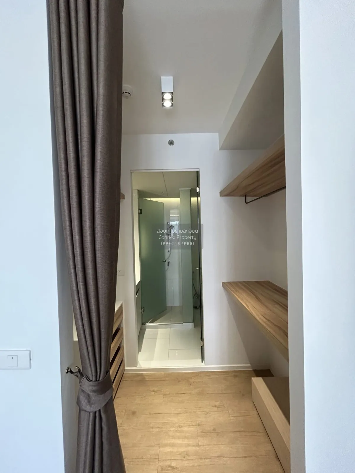 ขายคอนโด  ทริปเปิ้ล วาย เรสซิเด้นซ์ ชั้นสูง ห้องมุม รีโนเวทใหม่ M