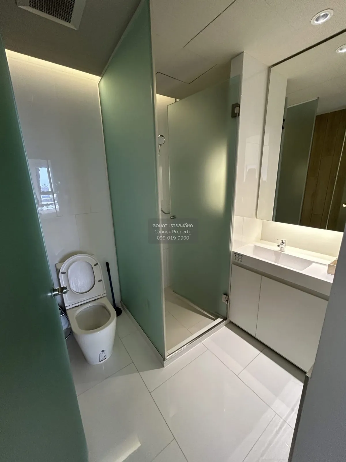 ขายคอนโด  ทริปเปิ้ล วาย เรสซิเด้นซ์ ชั้นสูง ห้องมุม รีโนเวทใหม่ M