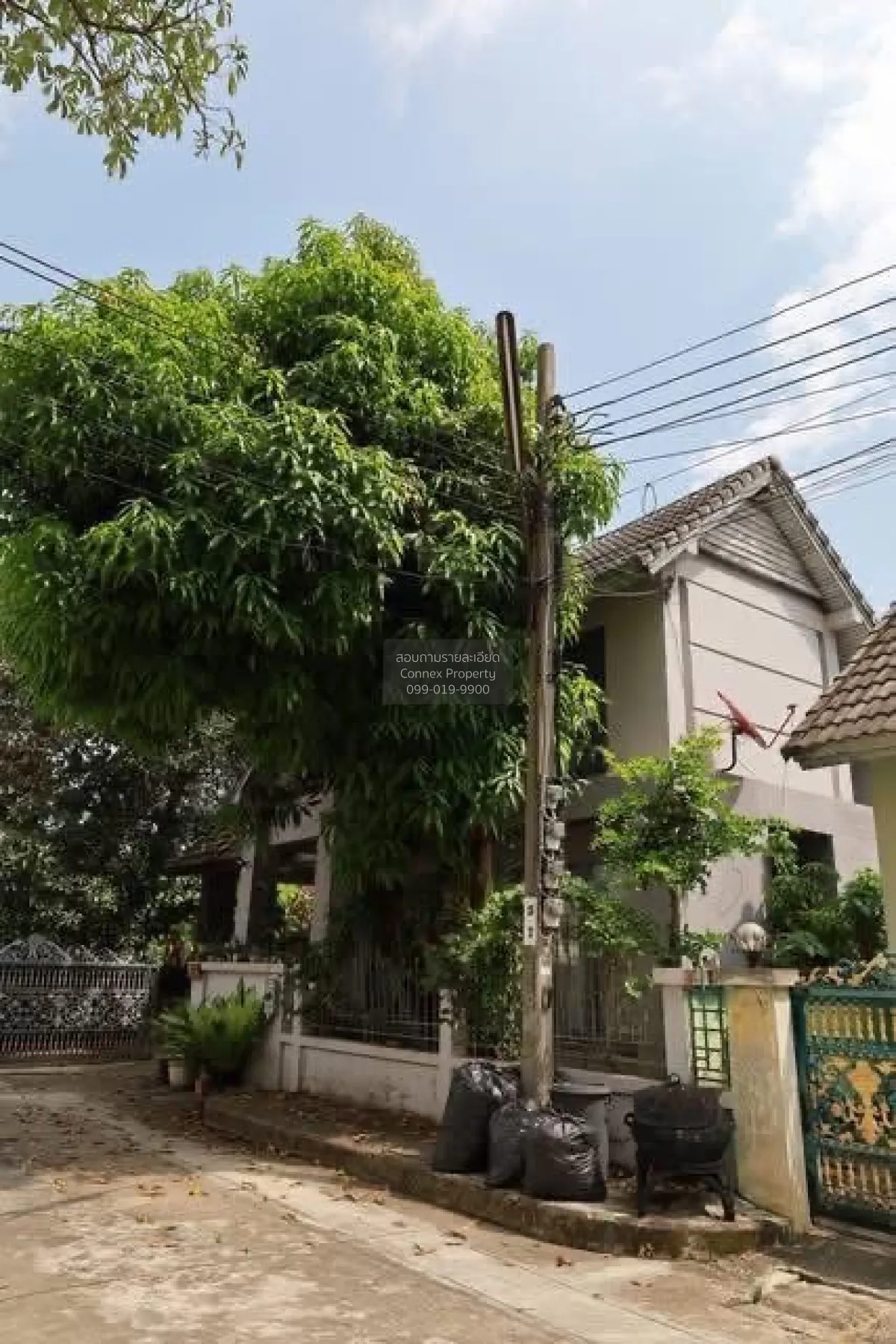 ขายบ้าน  บ้านบุษบา ศาลาธรรมสพน์ เขต ทวีวัฒนา กรุงเทพ CX-175288