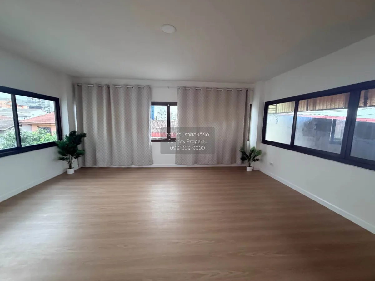 For Sale 3-story home office, Lat Phrao 83 , Khlong Chao Khun Sin