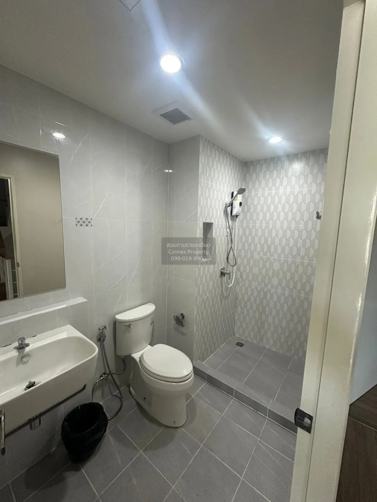 For Sale Townhouse/Townhome  , Baan Klang Muang Srinakarin-Onnut 