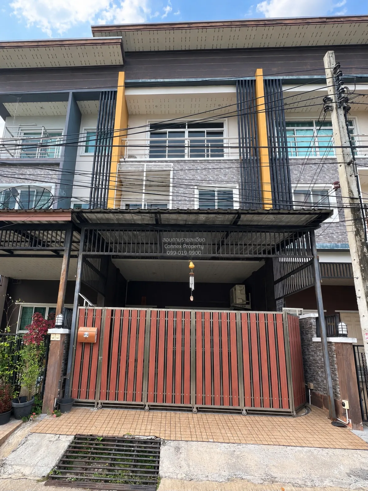 For Sale 3-story townhome, Soi Phahonyothin 35, near BTS Ratchayo 1