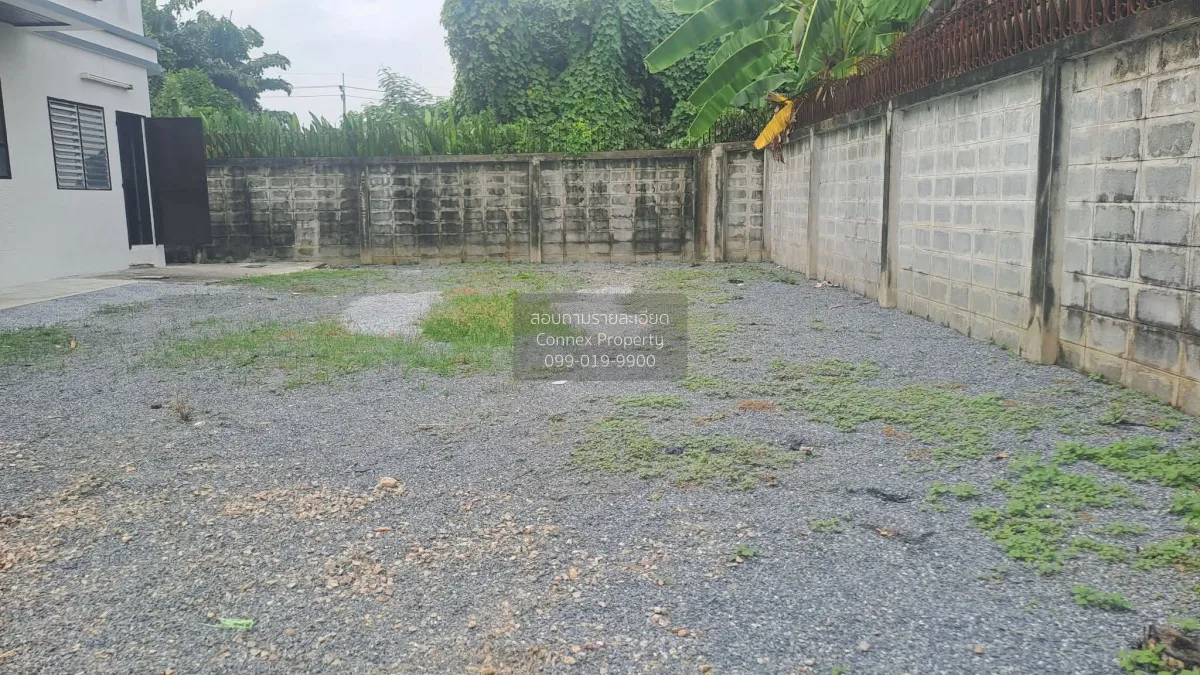 For Sale House , Thanaphat 2 , corner unit , wide frontage , newl