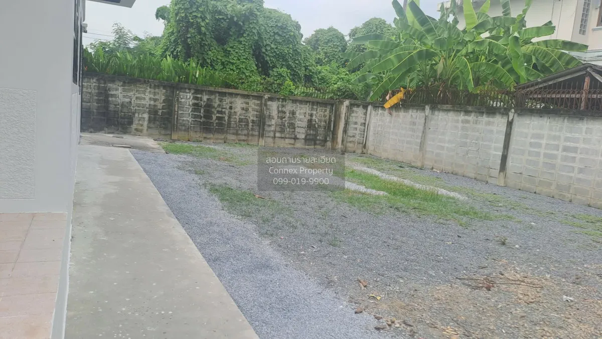 For Sale House , Thanaphat 2 , corner unit , wide frontage , newl