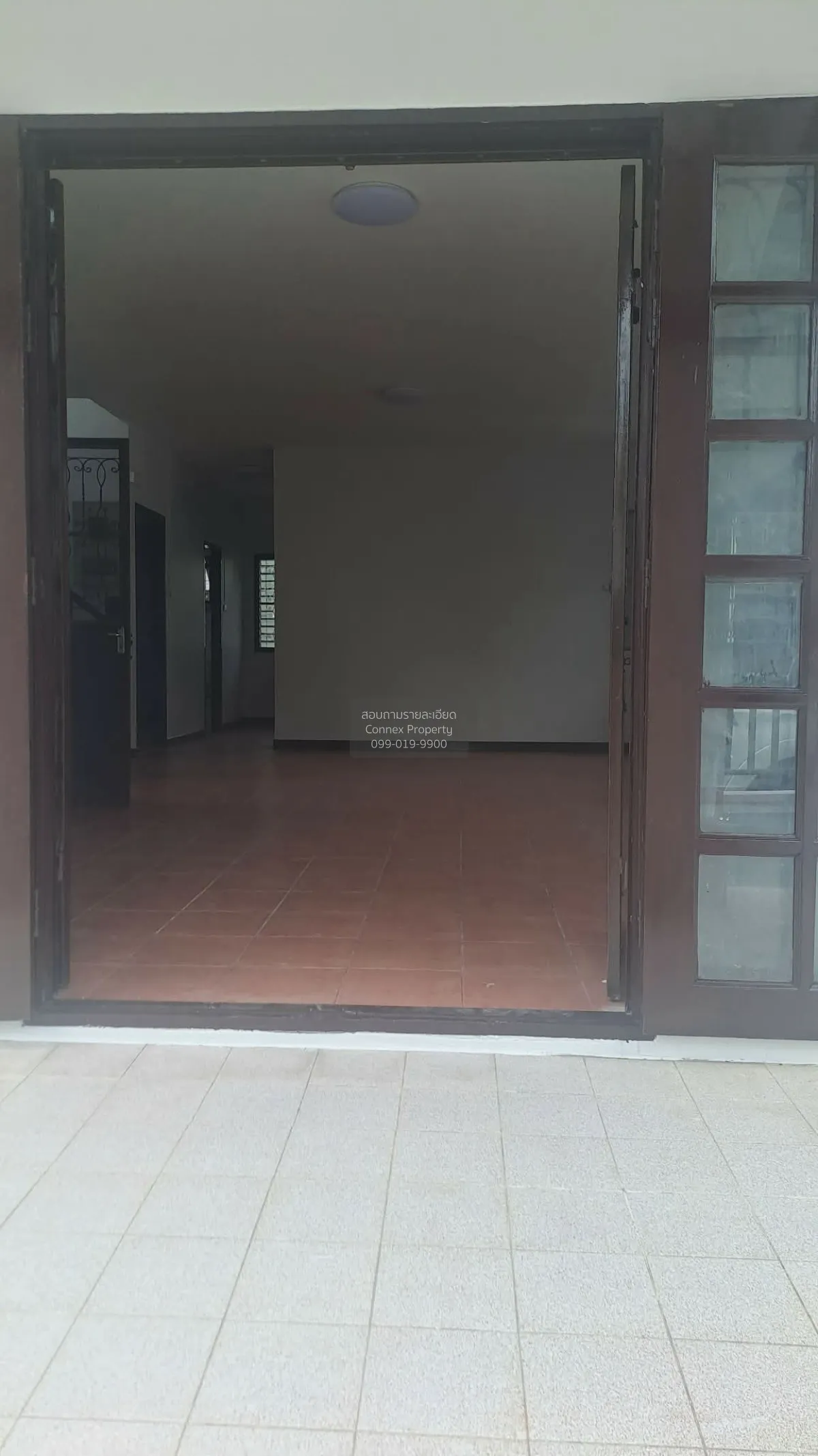 For Sale House , Thanaphat 2 , corner unit , wide frontage , newl