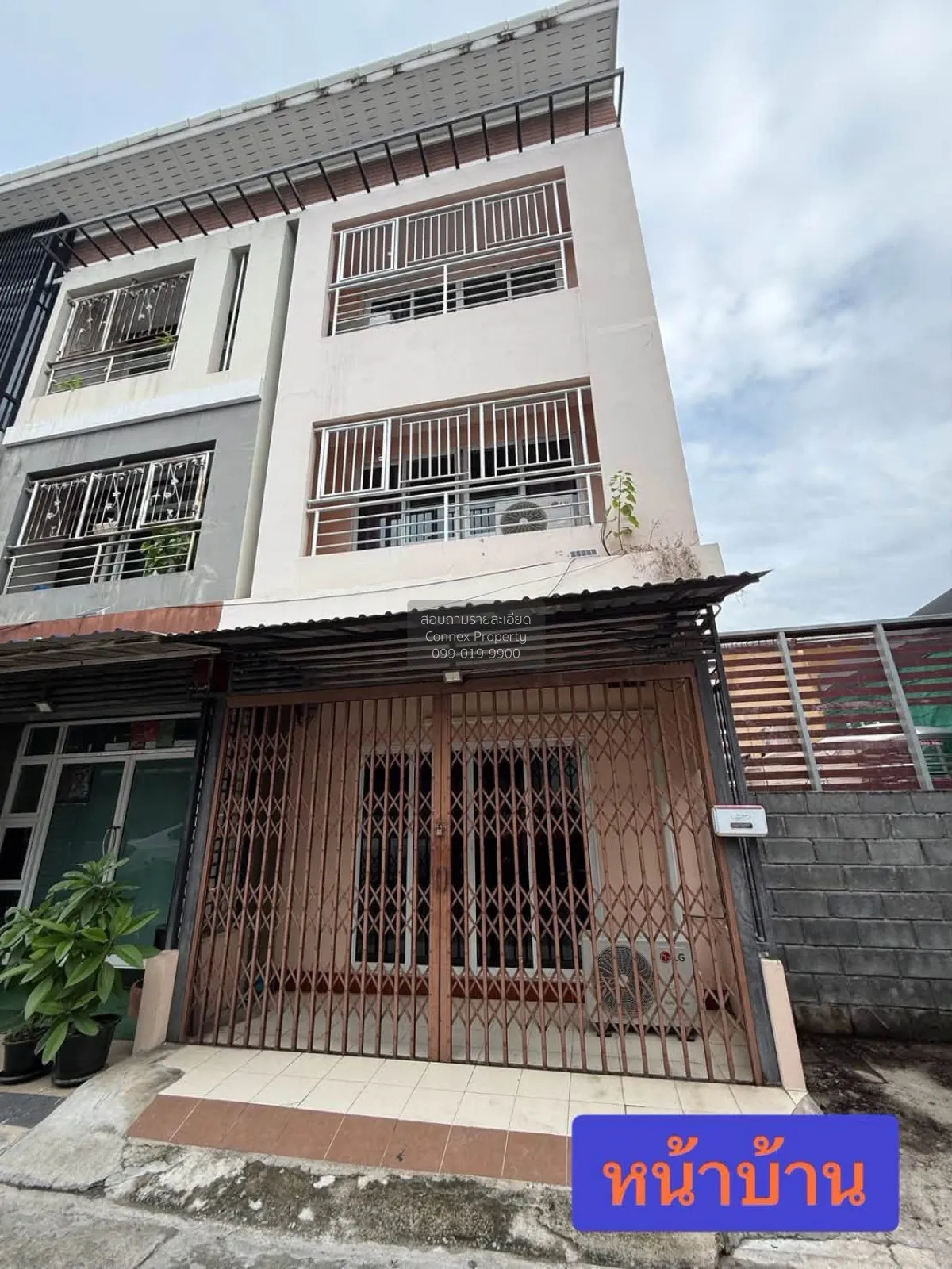 For Rent 3-story commercial building near Terminal 21 Rama 3 , co 1