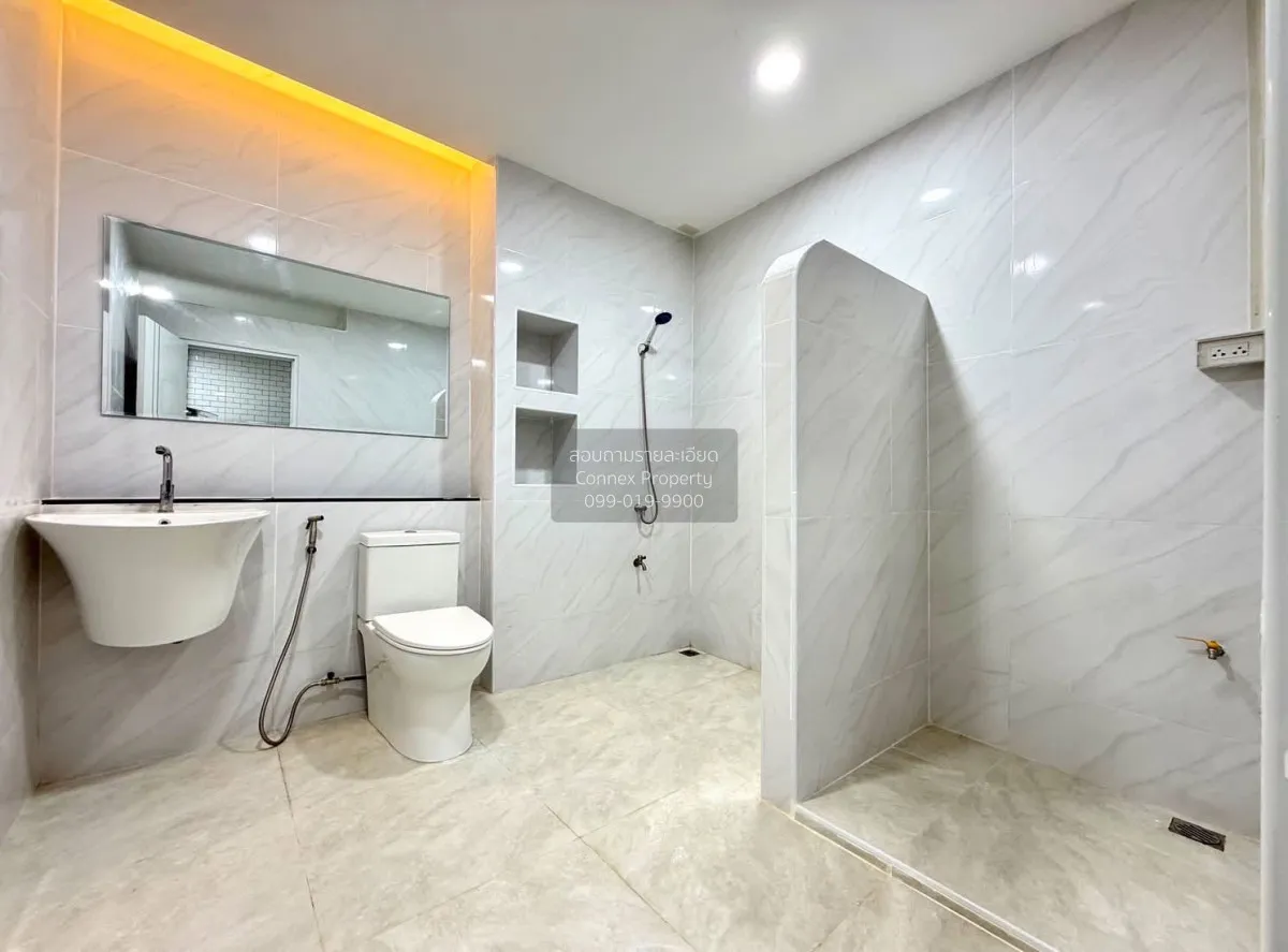 For Sale Townhouse/Townhome  , Montienthong Villa Phetkasem 88/1 