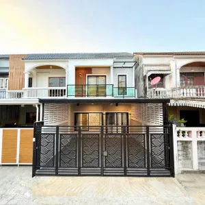 ขายทาวน์เฮ้าส์/ทาวน์โฮม  มณเฑียรทอง วิลล่า เพชรเกษม 88/1 รีโนเวทใหม่ MRT-หลักสอง บางแคเหนือ เขต บางแค กรุงเทพ CX-175823