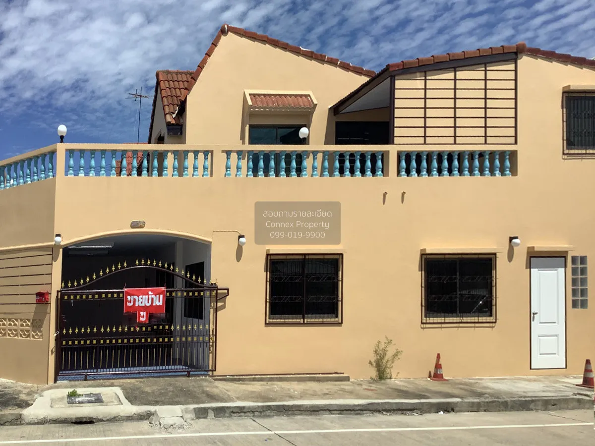 For Sale Townhouse/Townhome  , Baan Bua Thong 2 , corner unit , n 1