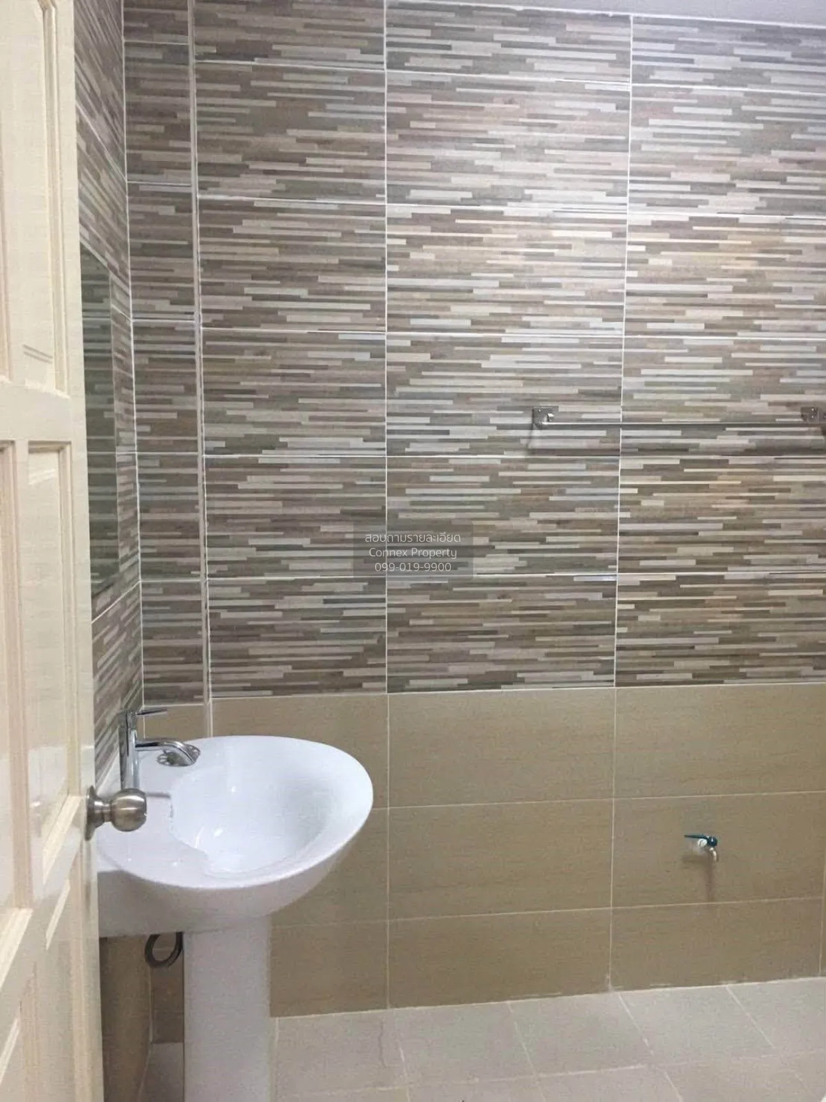 For Sale 3-story townhouse on Vibhavadi 64 Alley, Laksi. 6 meters